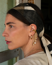 Earcuff Three White Pearls