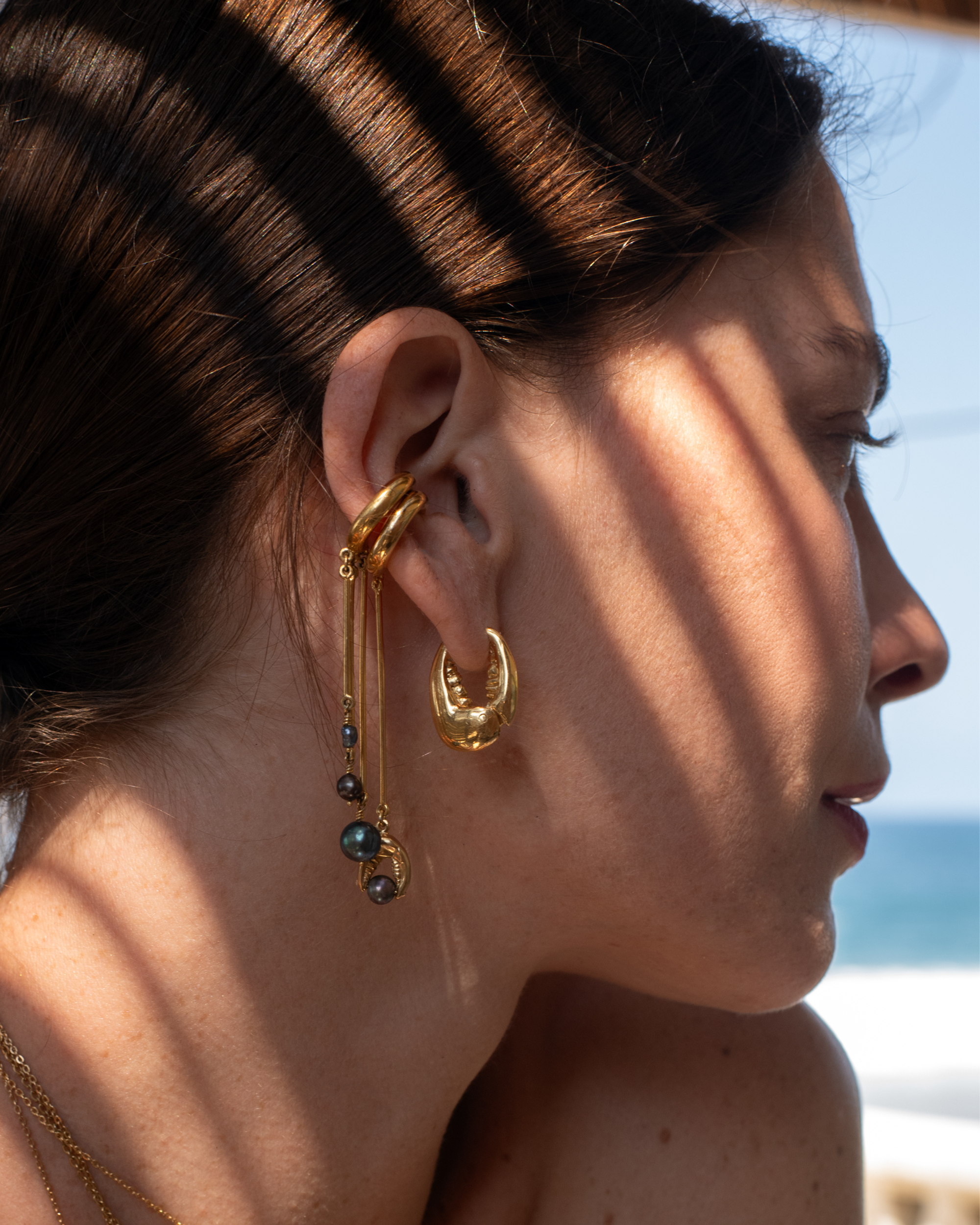 Earcuff Barra Crab and Black Pearl