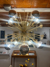 Load image into Gallery viewer, Lamp Eye Sputnik
