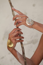 Cargar imagen en el visor de la galería, Hand Bracelet Moon - Sophie Simone Designs
