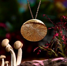 Load image into Gallery viewer, Pendant Necklace Mycena - Sophie Simone Designs
